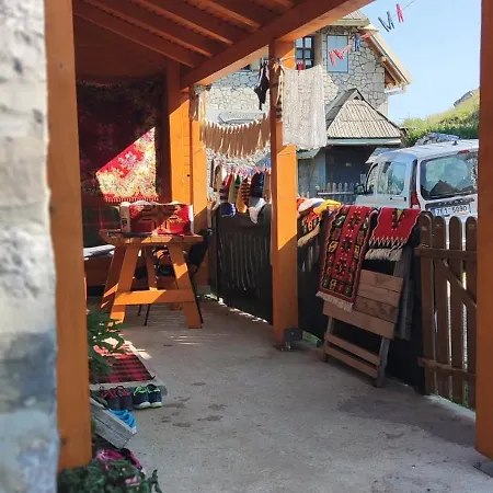 Prenociste B&m - アパート Gornji Lukomir